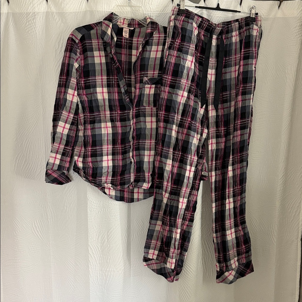 Victoria's Secret navy, White & Pink Plaid Pajama Set